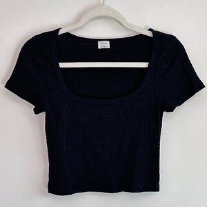 Aritzia Wilfred Yacht T-Shirt Seersucker square-neck t-shirt